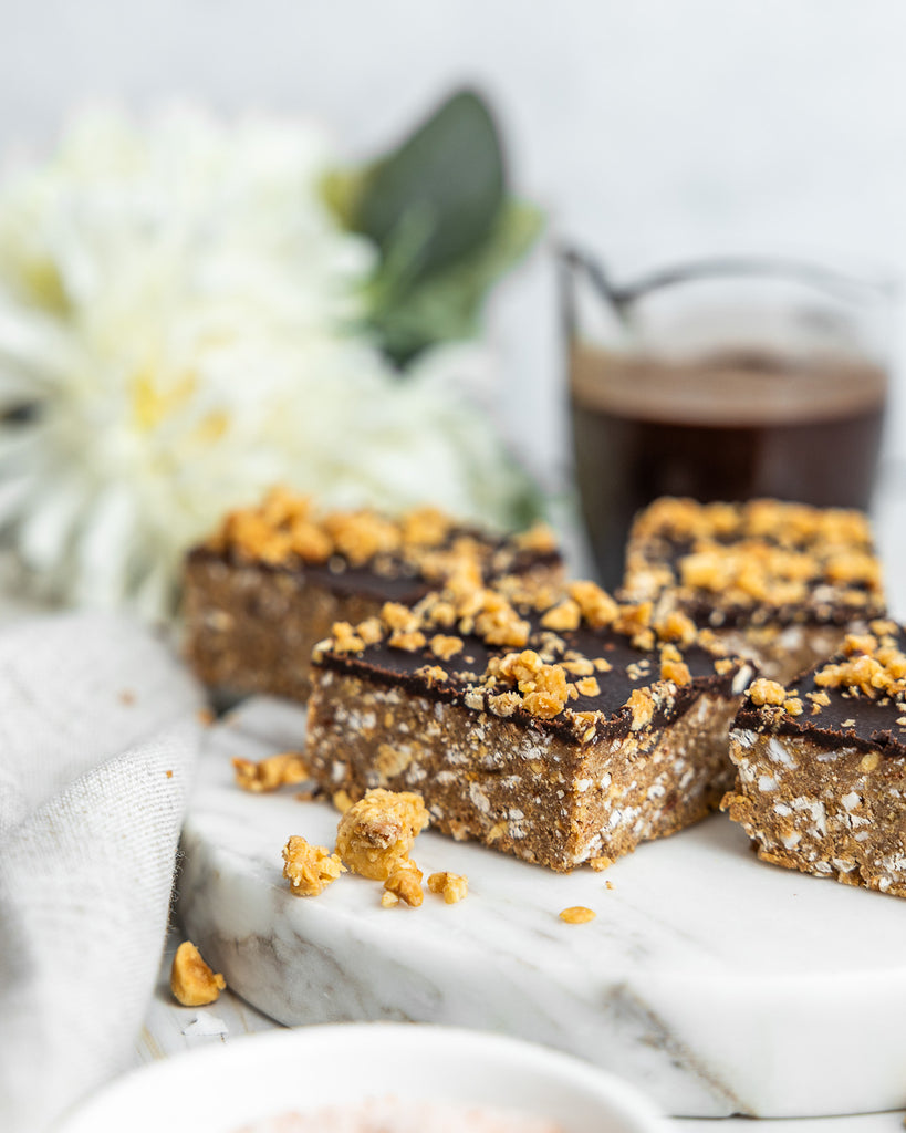 Peanut choc slice